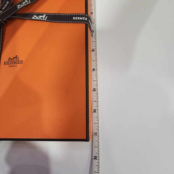 GIFTABLE Hermès Tyger Tyger Silk Scarf 70 - Picture 10 of 11